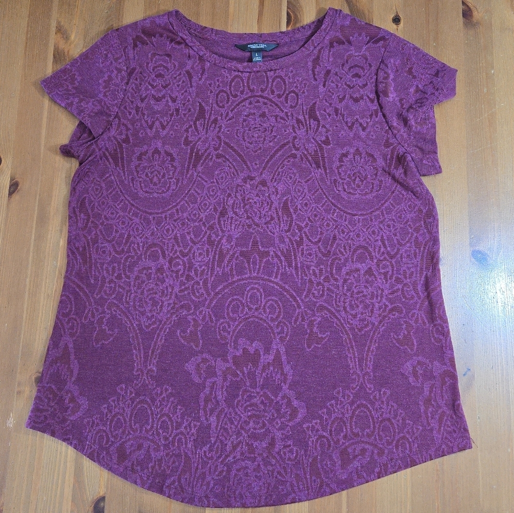 Simply Vera Burgandy Short Sleeve Curved Hem Patterned Top Size Large
